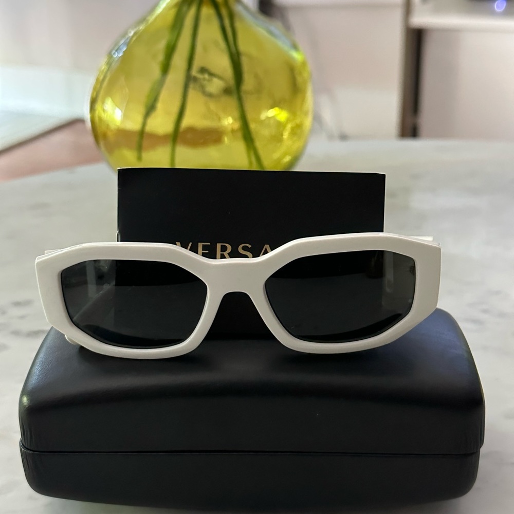 Versace White Sunglasses Biggie Style. 100% Authentic